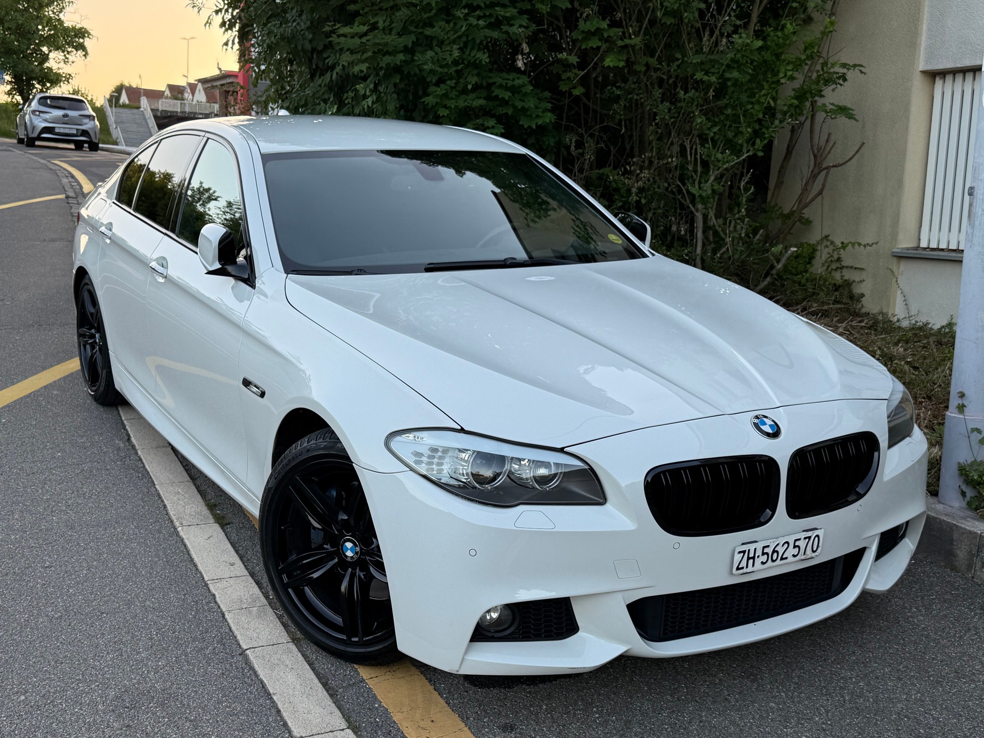 BMW 525d xDrive Steptronic M-Sportpaket - Frisch ab MFK 18. August 2026!-image-13