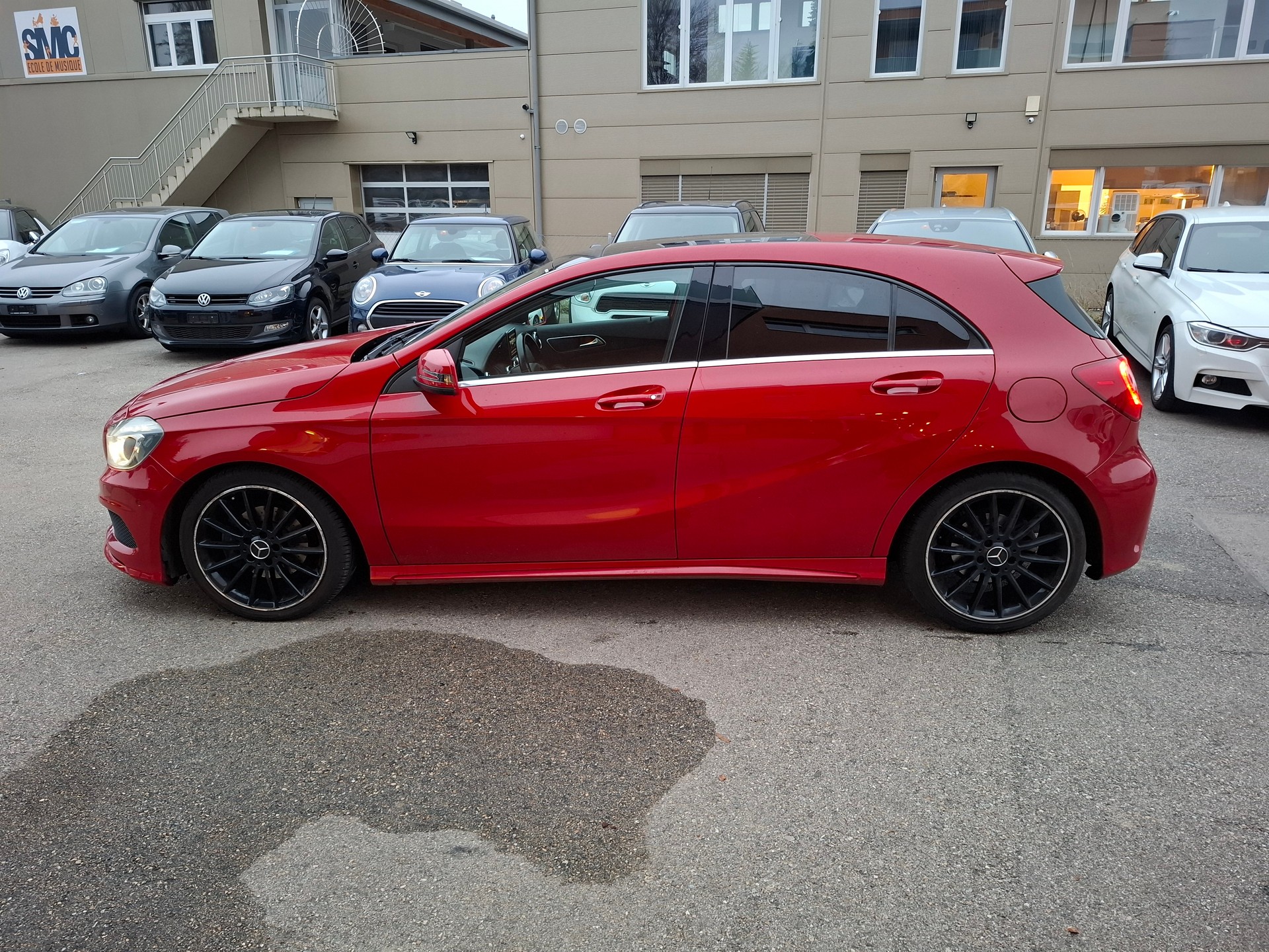 MERCEDES-BENZ A 200 CDI AMG Line 7G-DCT-image-4