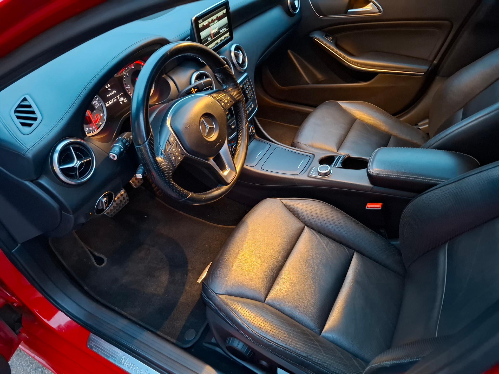 MERCEDES-BENZ A 200 CDI AMG Line 7G-DCT-image-7