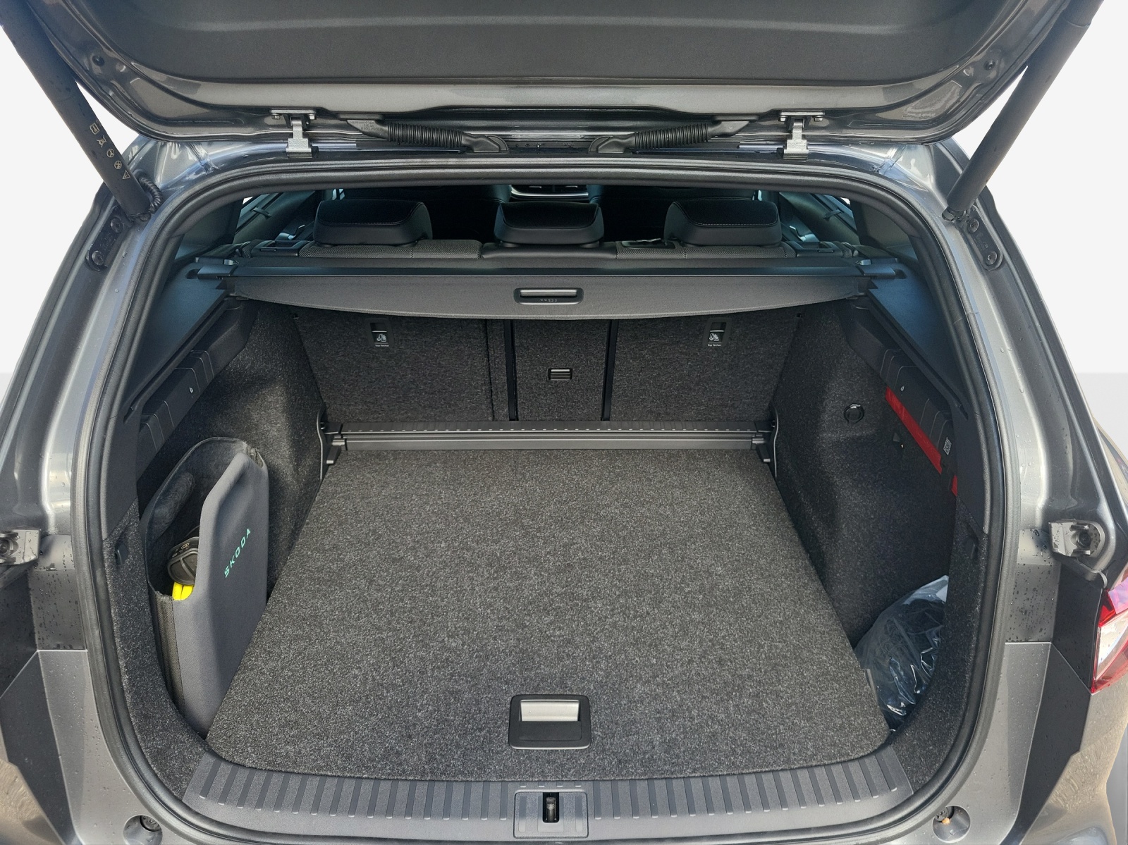 SKODA Enyaq 4x4 RS-image-12