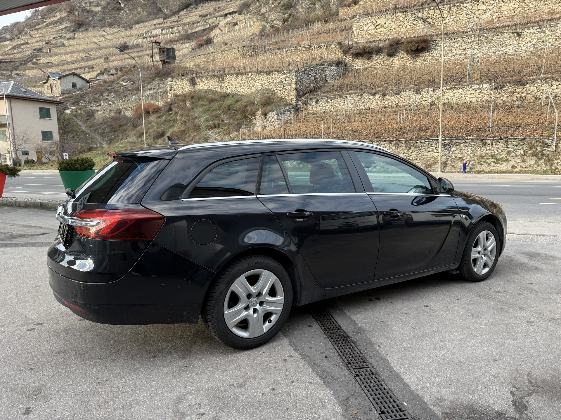 OPEL Insignia Sports Tourer 1.6 Turbo Sport-image-2
