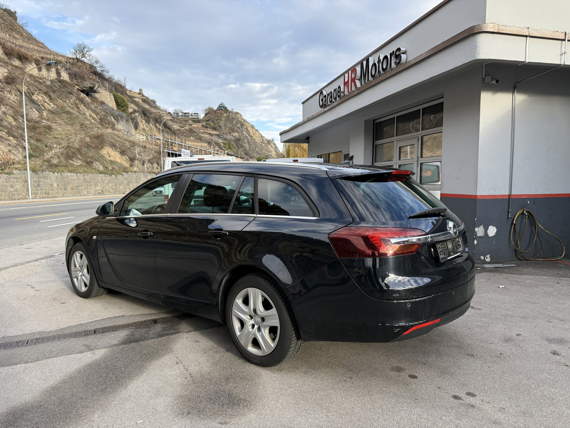 OPEL Insignia Sports Tourer 1.6 Turbo Sport-image-3