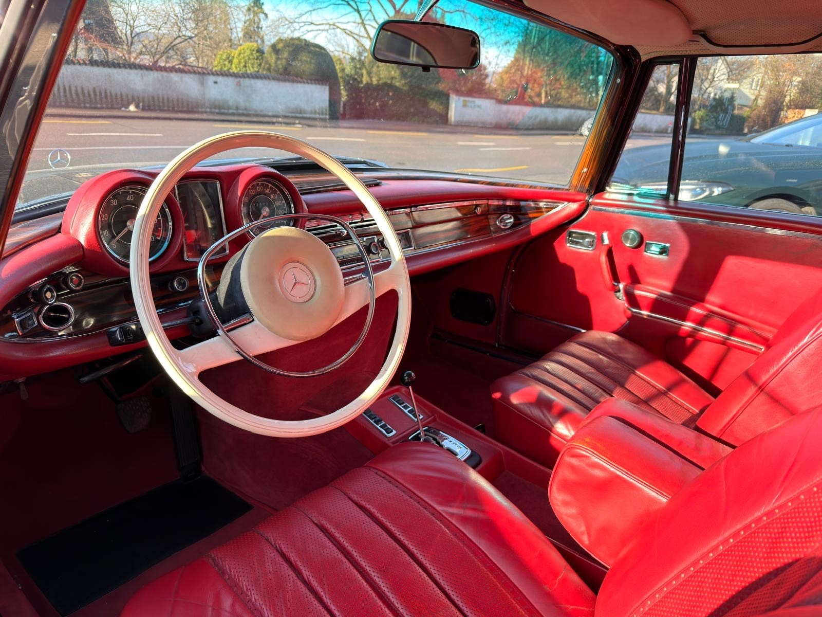 MERCEDES-BENZ SE 3.5 Coupé-image-9