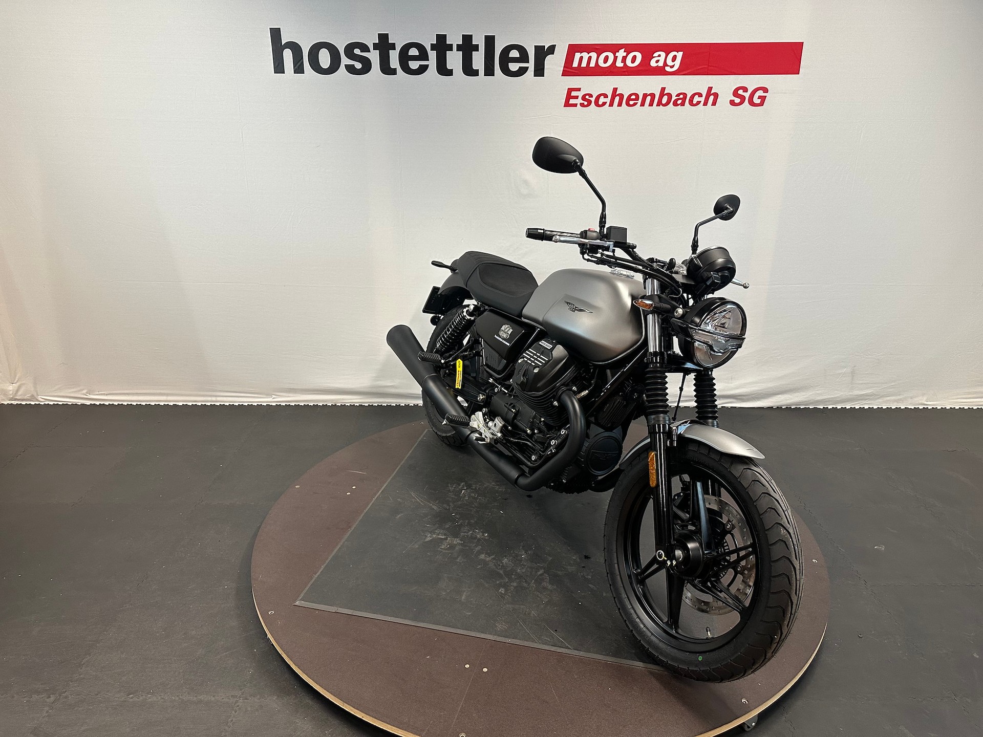 MOTO GUZZI V7