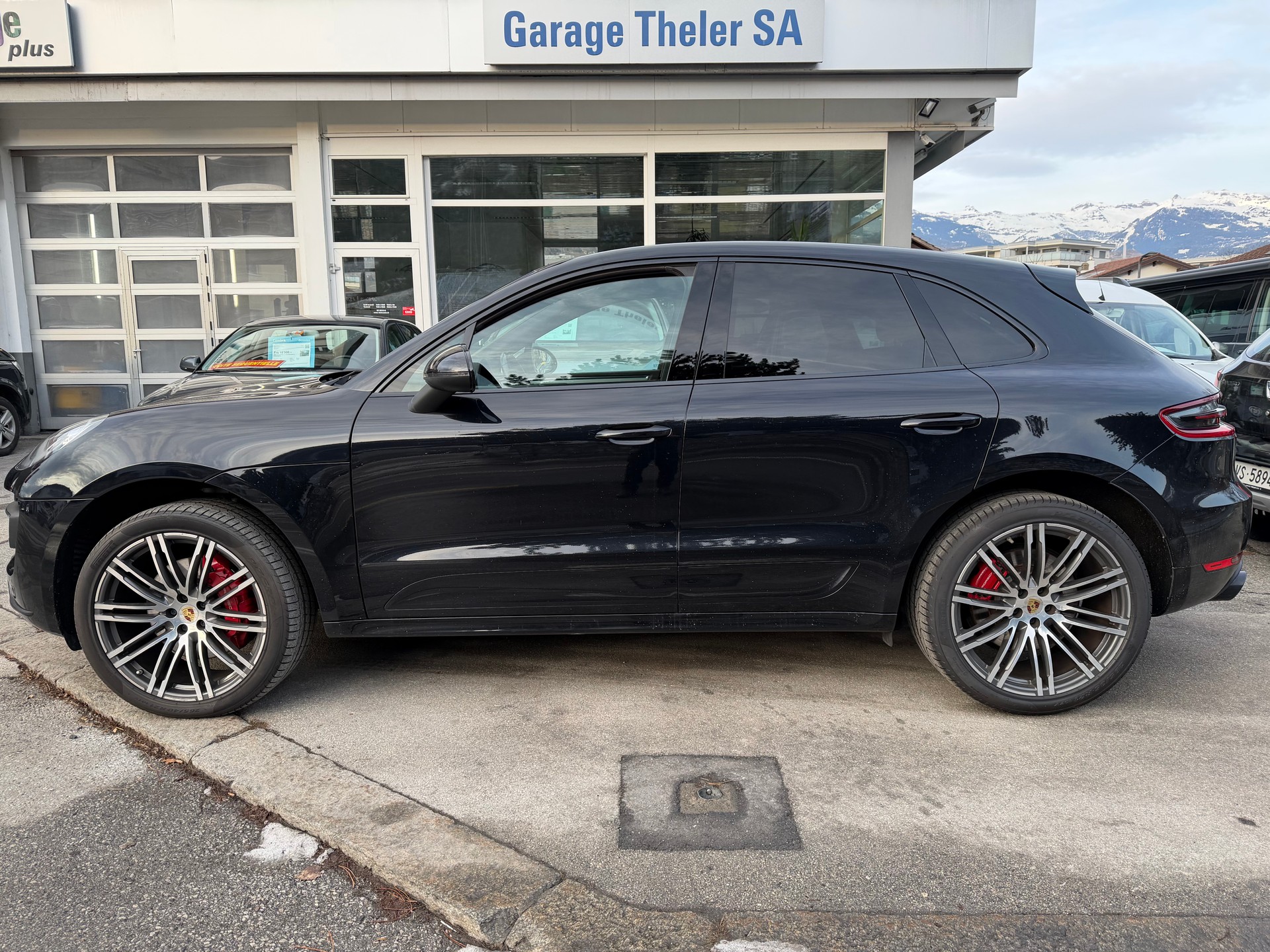 PORSCHE Macan Turbo PDK-image-1