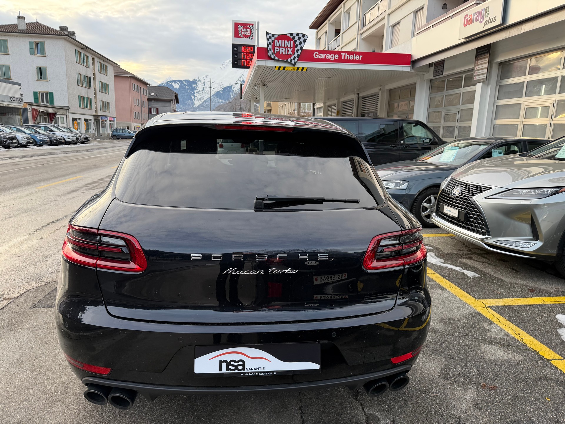 PORSCHE Macan Turbo PDK-image-3