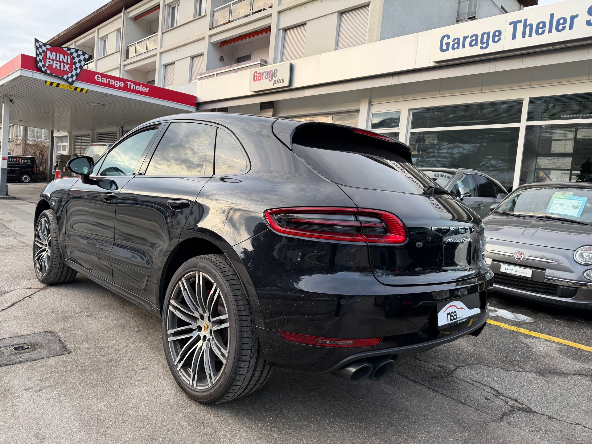 PORSCHE Macan Turbo PDK-image-2