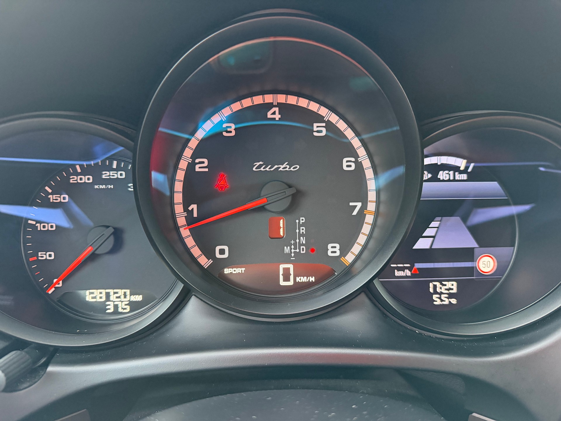 PORSCHE Macan Turbo PDK-image-15