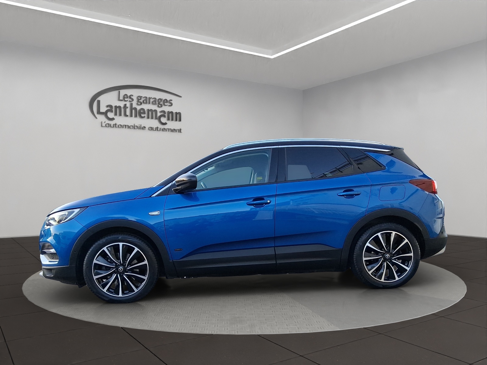 OPEL Grandland X 1.6 Hybrid4 Ultimate Automatik-image-1