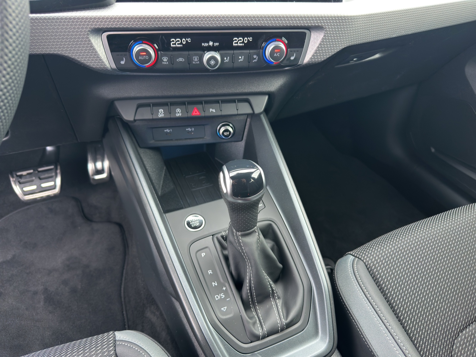 AUDI A1 Sportback 35 TFSI S Line S-tronic-image-15