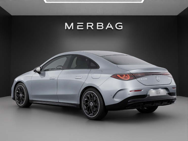 MERCEDES-BENZ CLA 220 8G-DCT 4Matic-image-3
