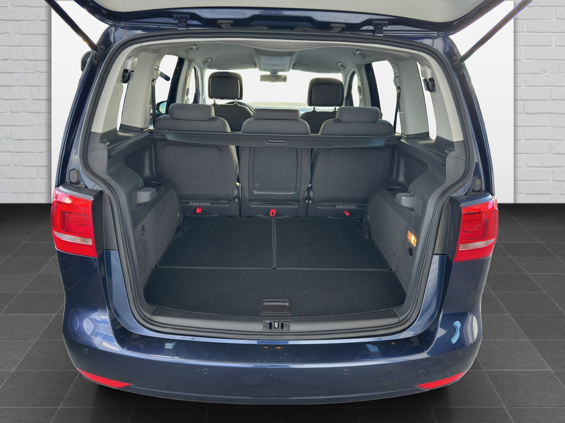 VW Touran 1.4 TSI Team DSG-image-14