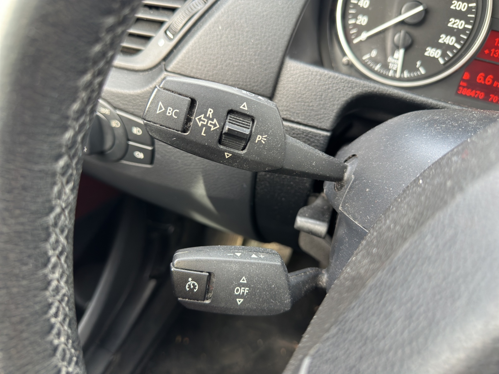 BMW X1 sDrive 18d Sport Line-image-14
