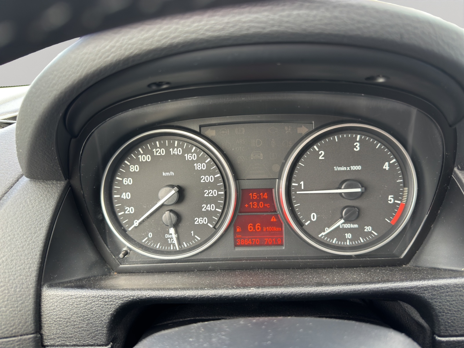 BMW X1 sDrive 18d Sport Line-image-15
