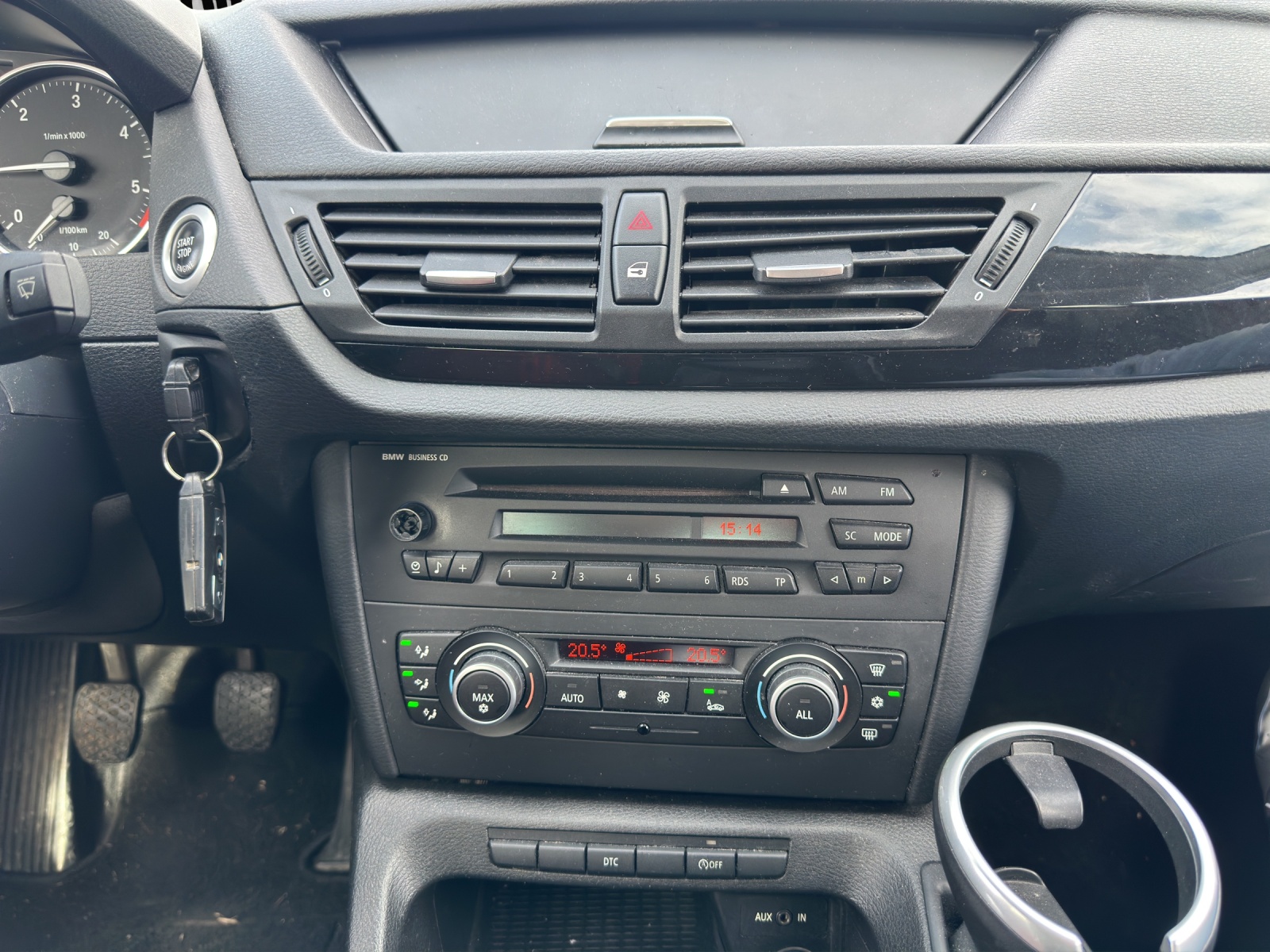 BMW X1 sDrive 18d Sport Line-image-10