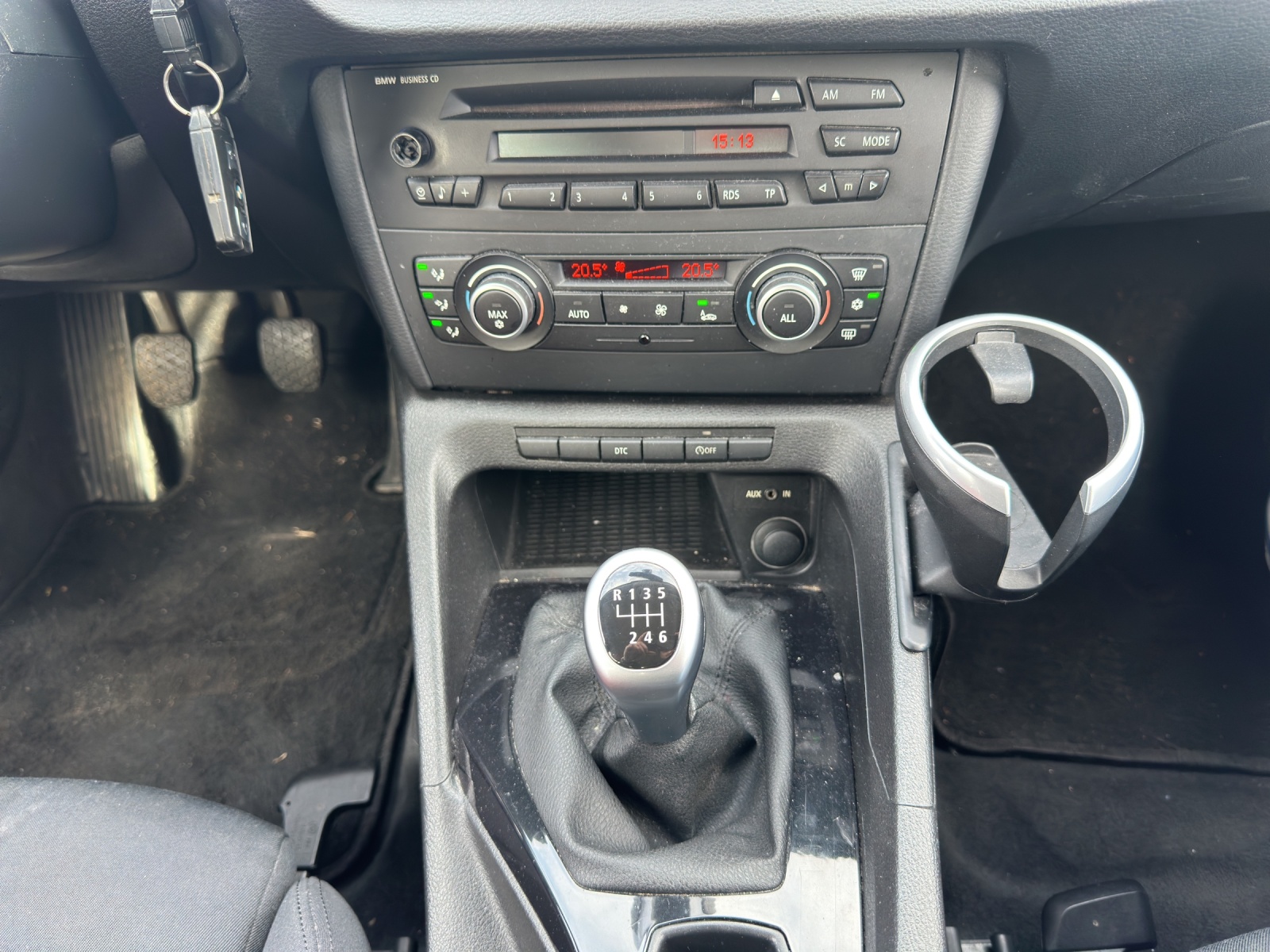 BMW X1 sDrive 18d Sport Line-image-11