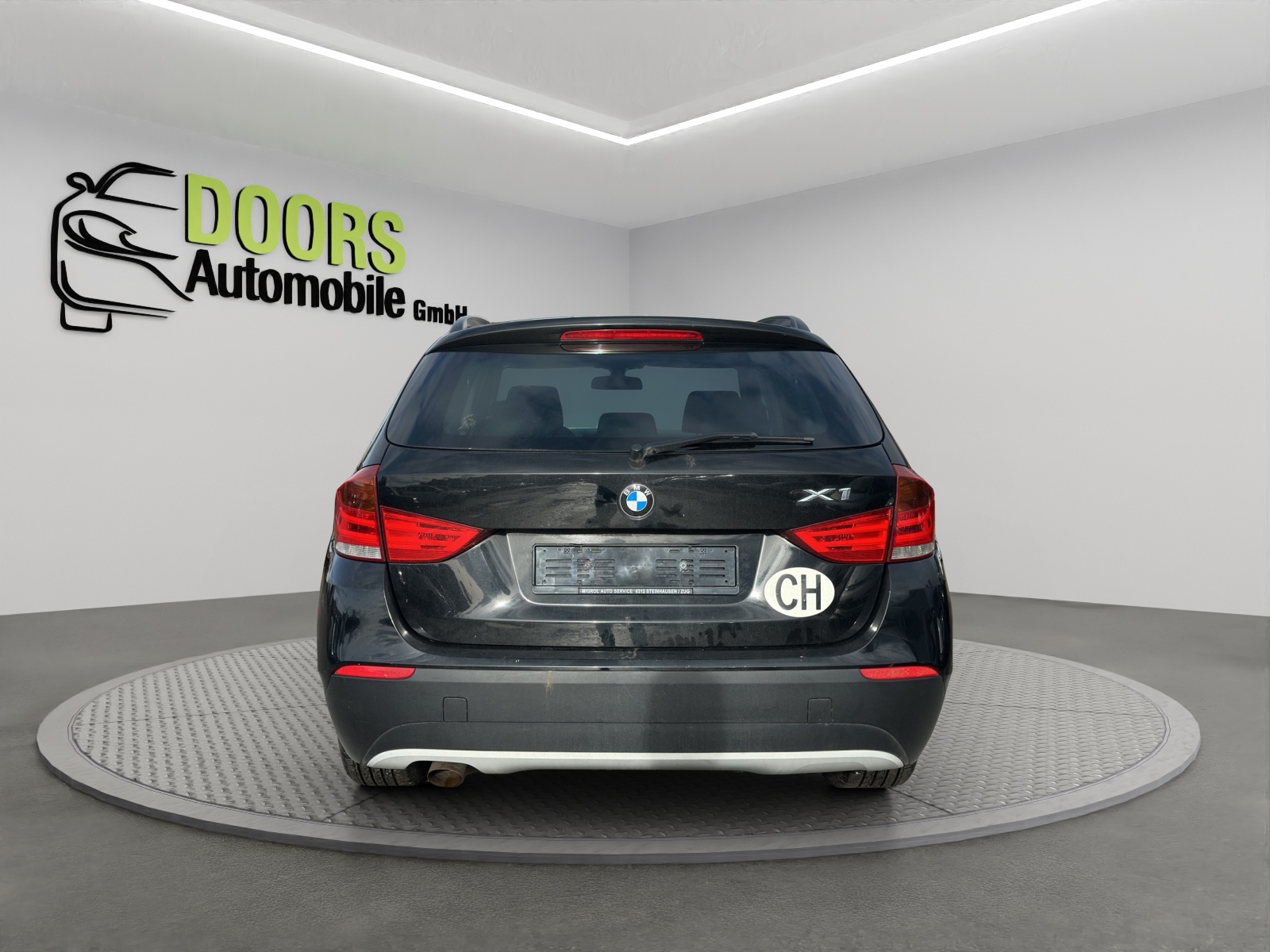 BMW X1 sDrive 18d Sport Line-image-3