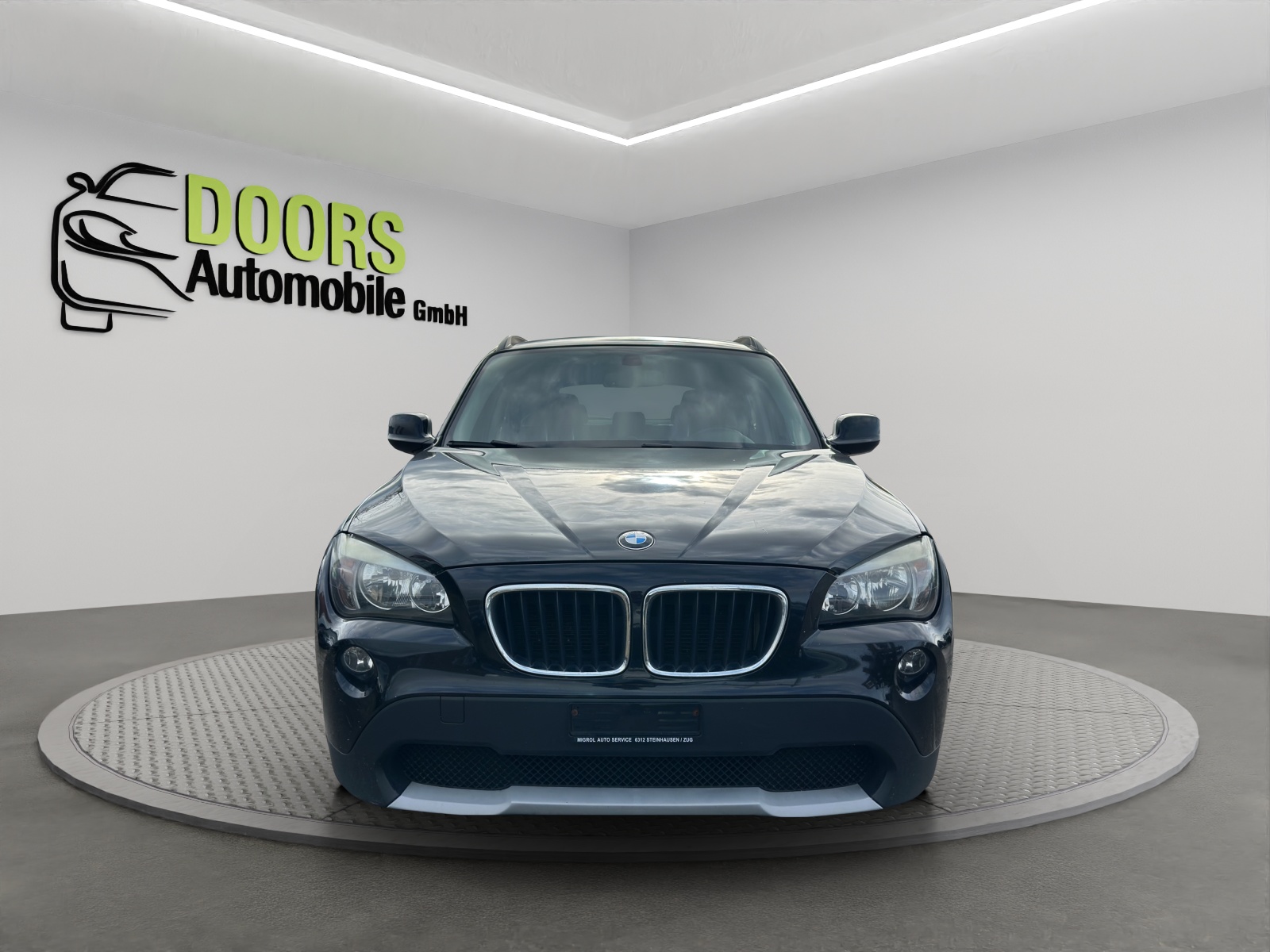 BMW X1 sDrive 18d Sport Line-image-1