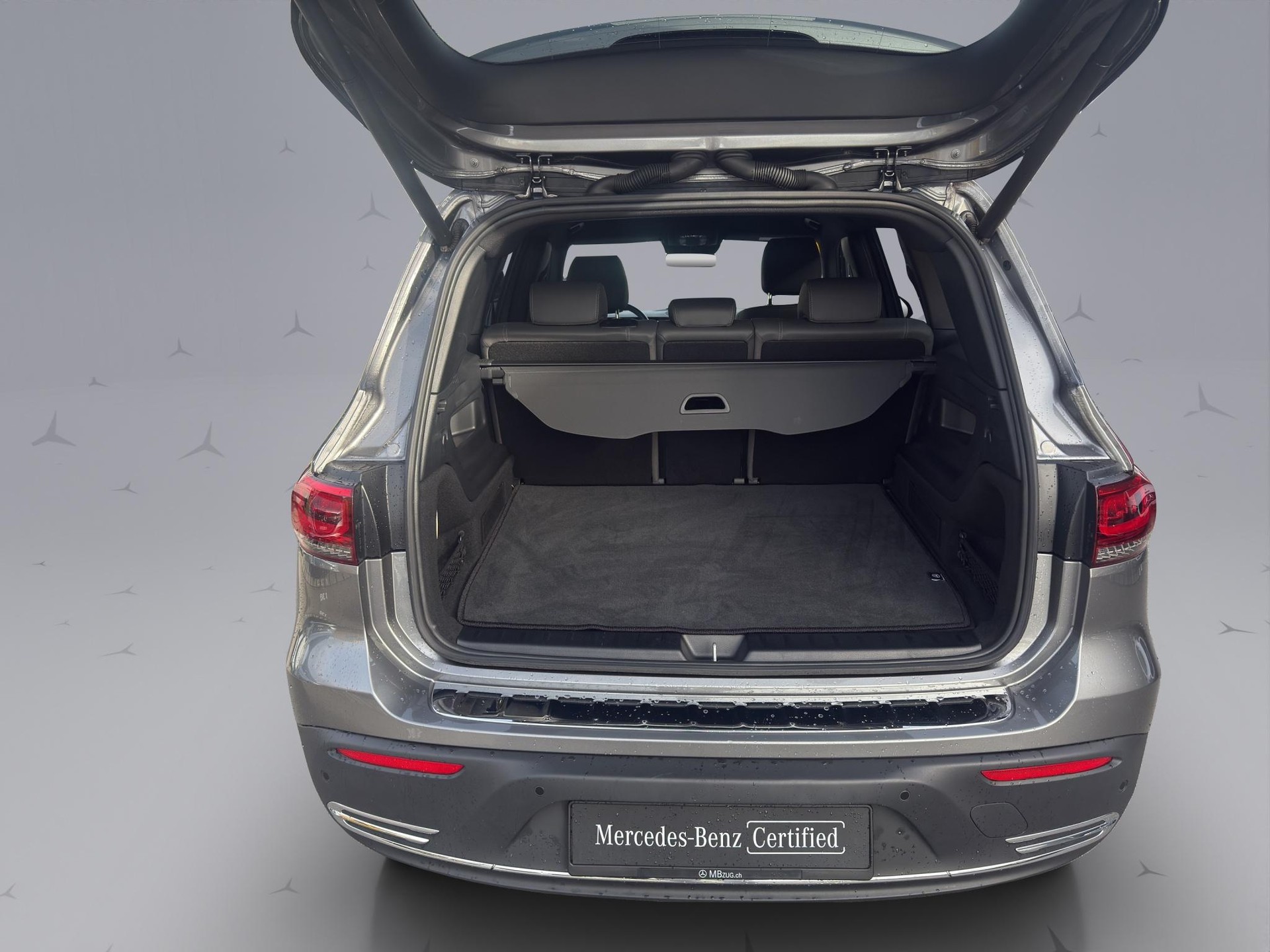 MERCEDES-BENZ EQB 300 Electric Art Line 4matic-image-18