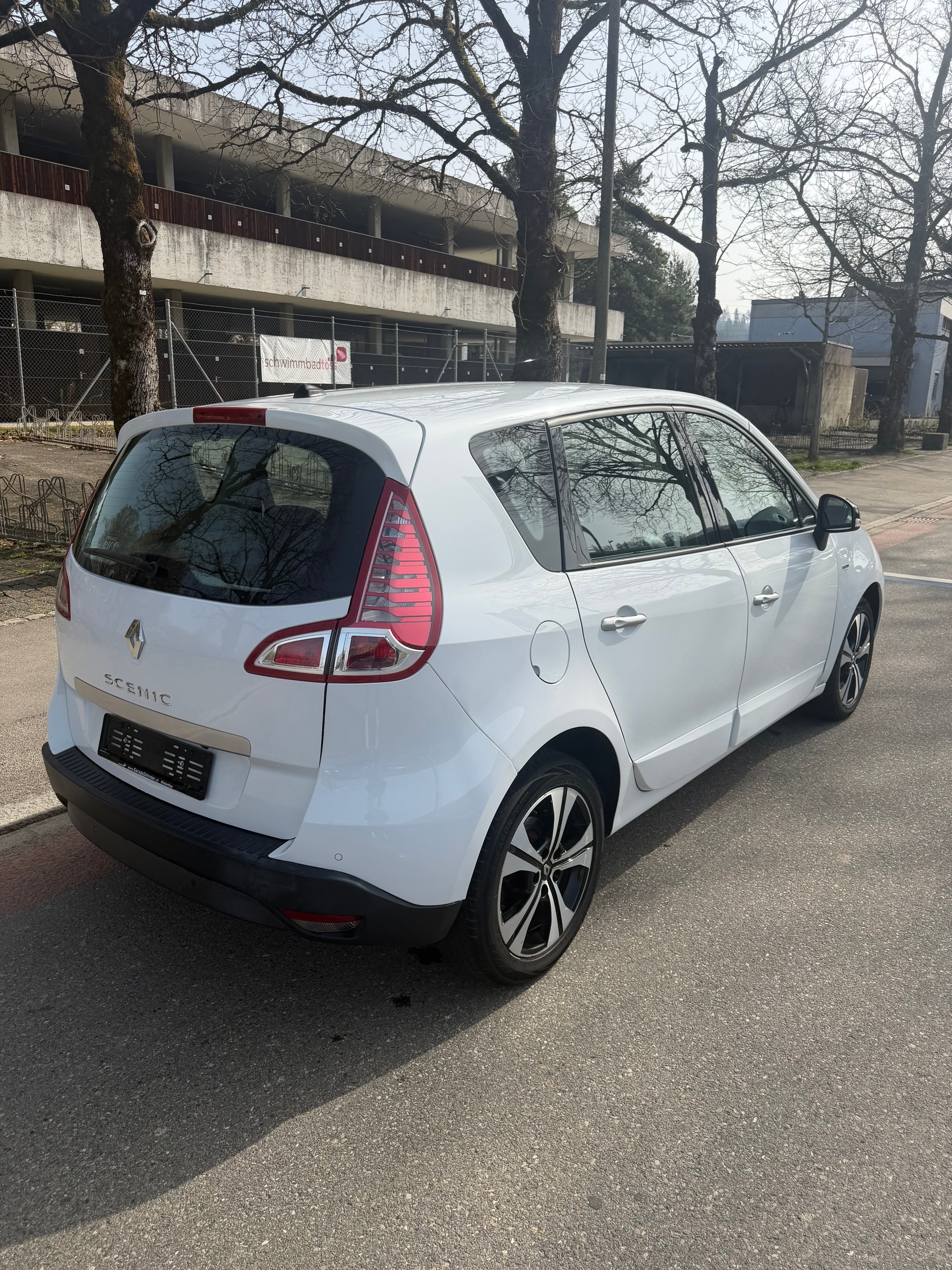 RENAULT Scénic 2.0 16V Bose X-Tronic CVT-showroom-element-3