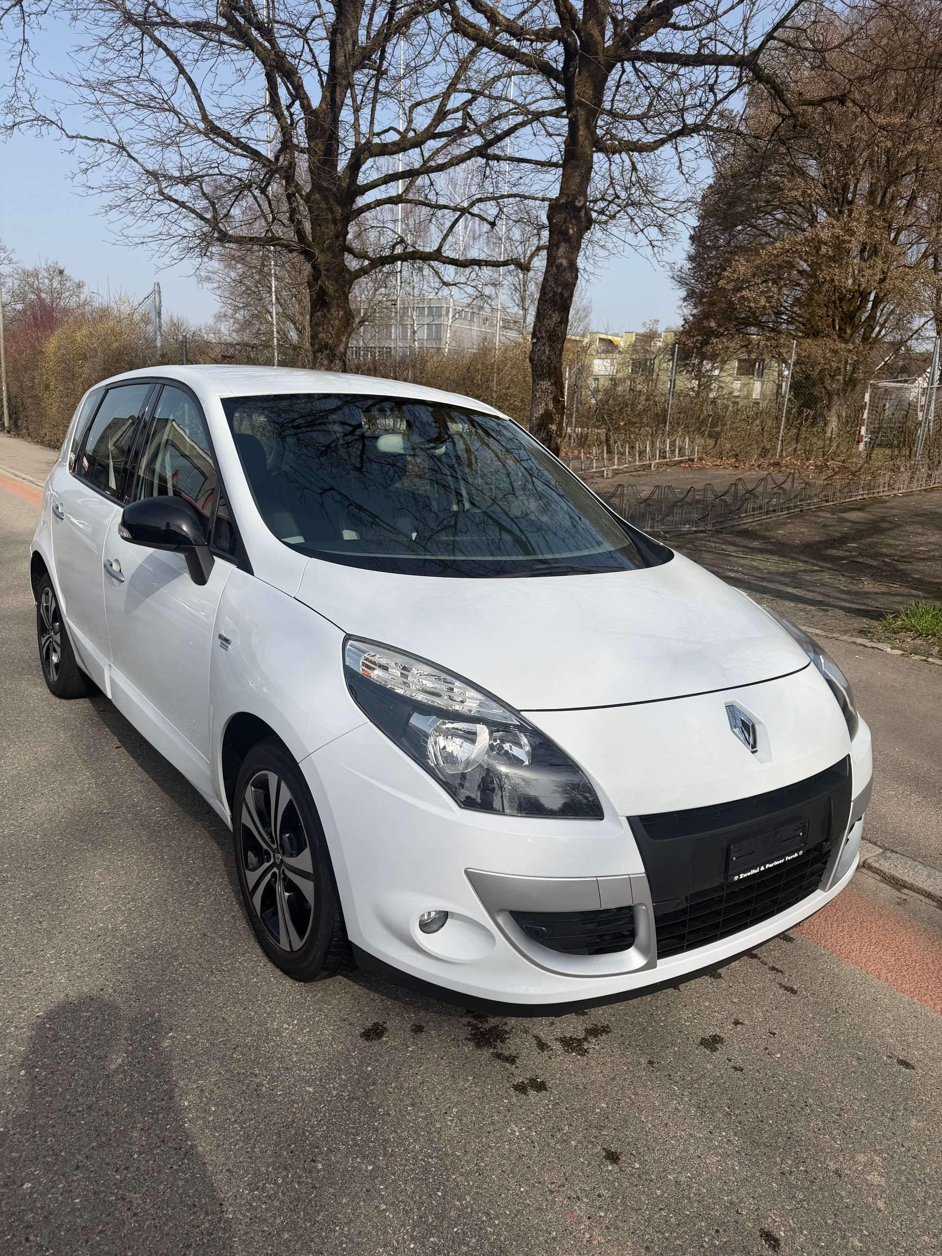 RENAULT Scénic 2.0 16V Bose X-Tronic CVT-image-7