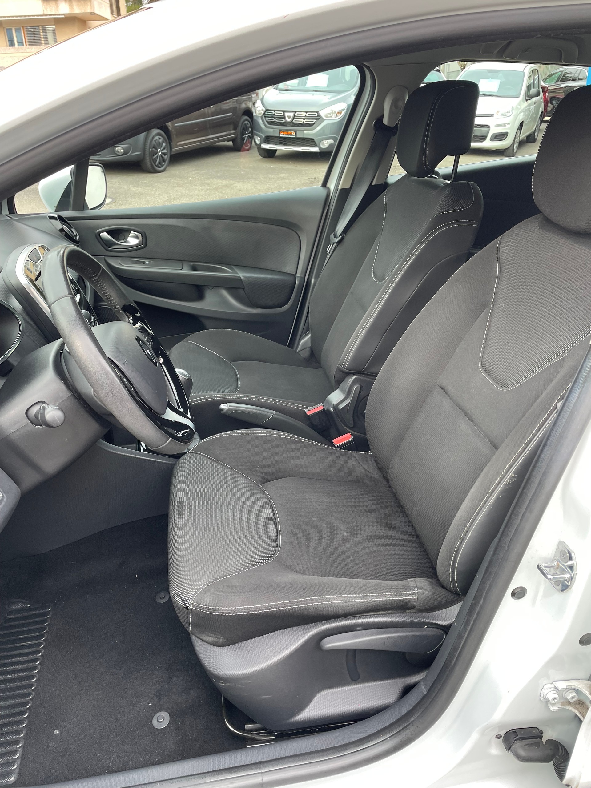 RENAULT Clio Grandtour 0.9 12V Expression-image-7