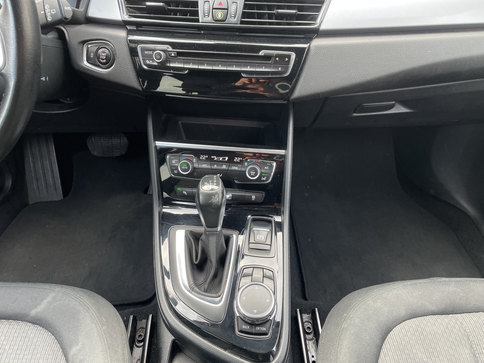 BMW 220d xDrive Gran Tourer Steptronic-image-13