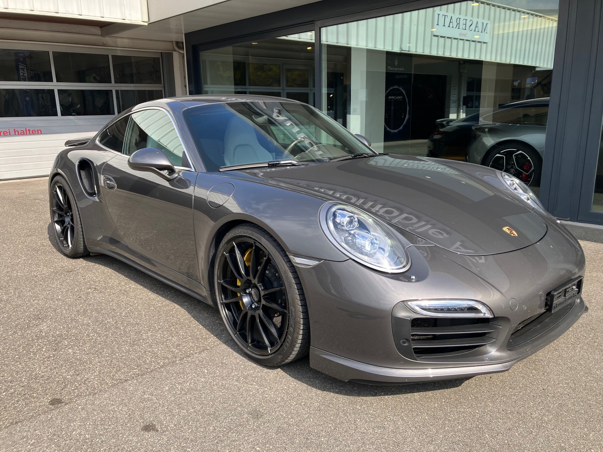 PORSCHE 911 Turbo S-image-2