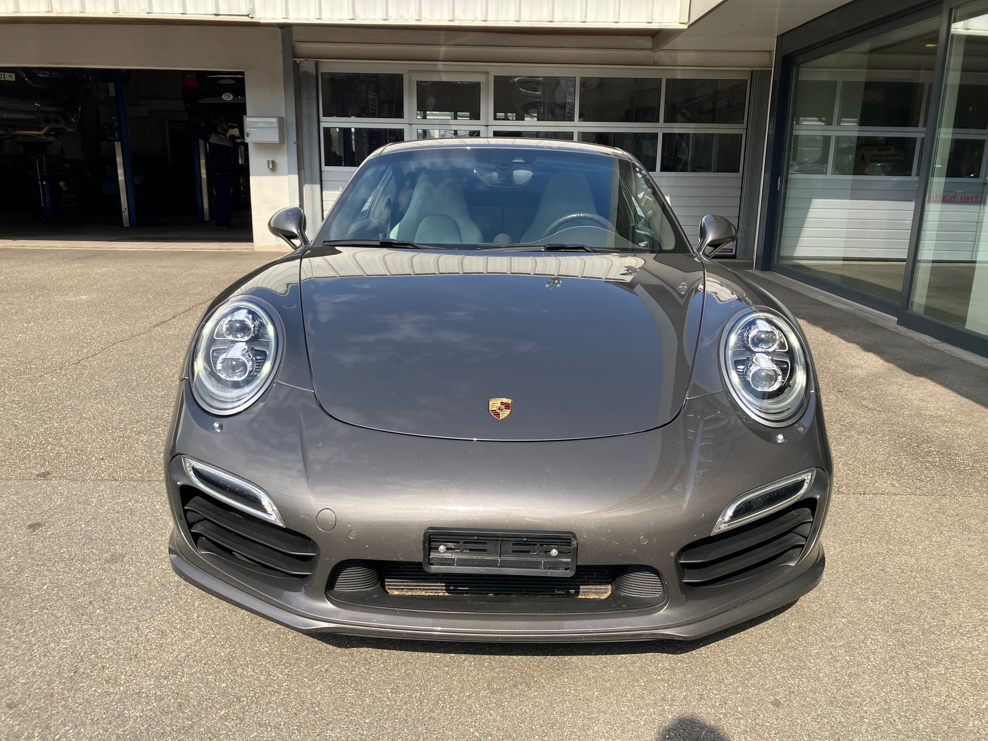 PORSCHE 911 Turbo S-image-12