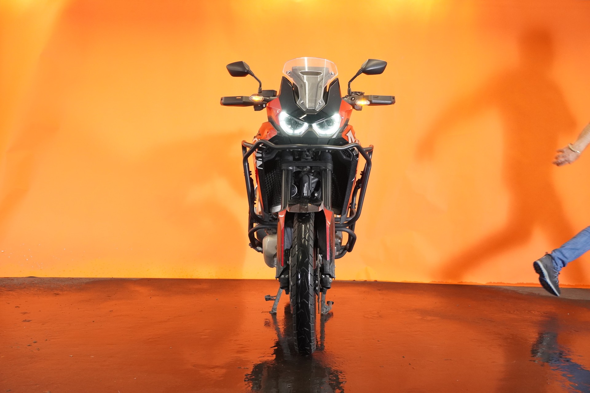 HONDA CRF 1100 Africa Twin-image-1