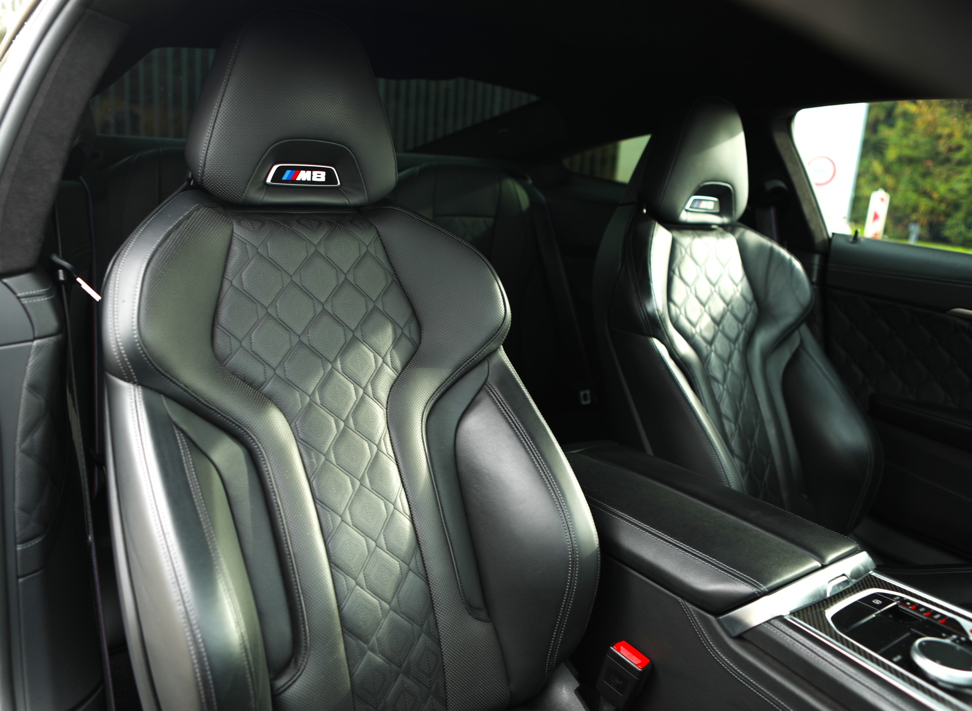 BMW M8 xDrive Steptronic M Competition-image-11