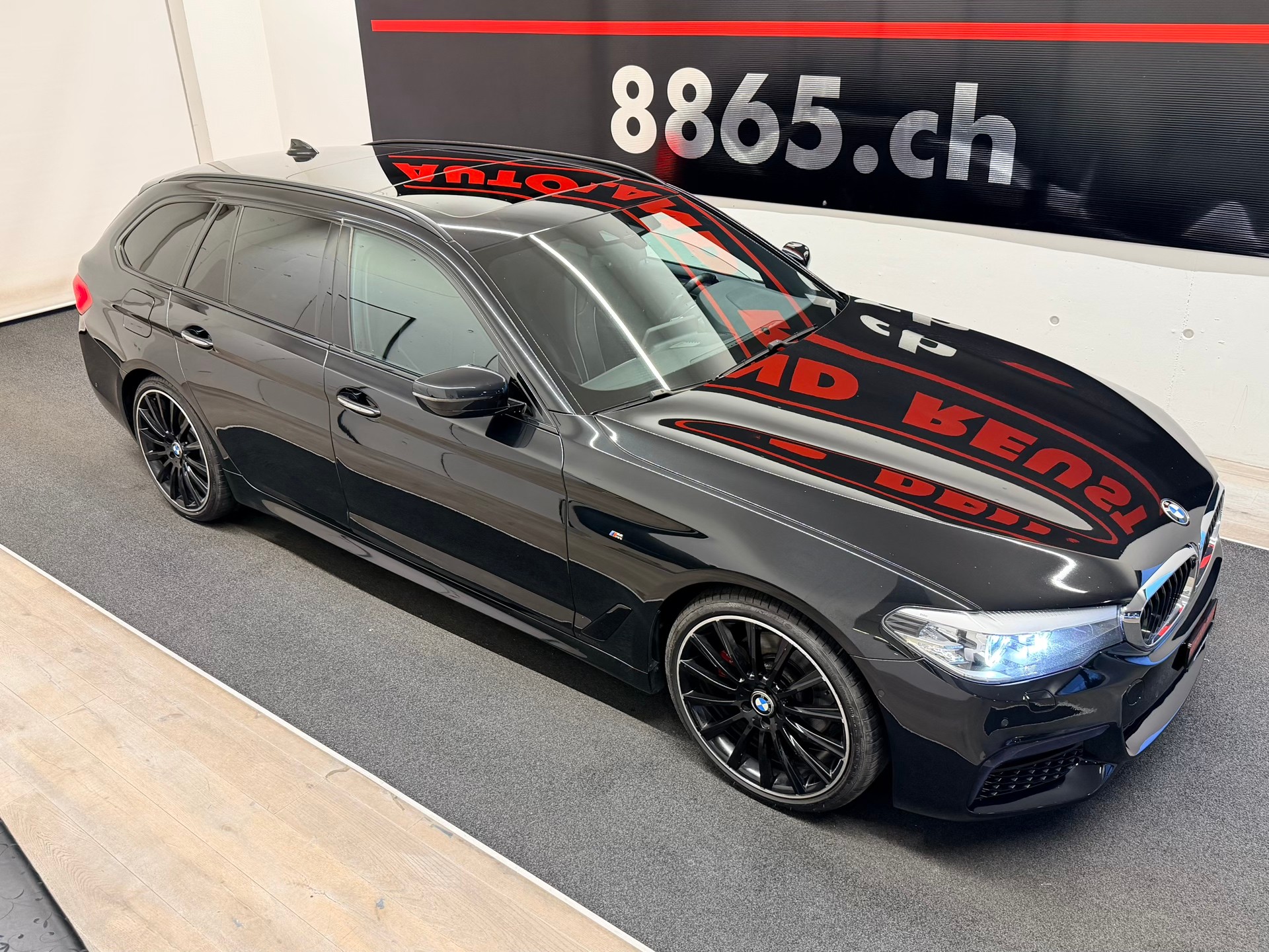 BMW 520i Touring M Sport Steptronic-image-5