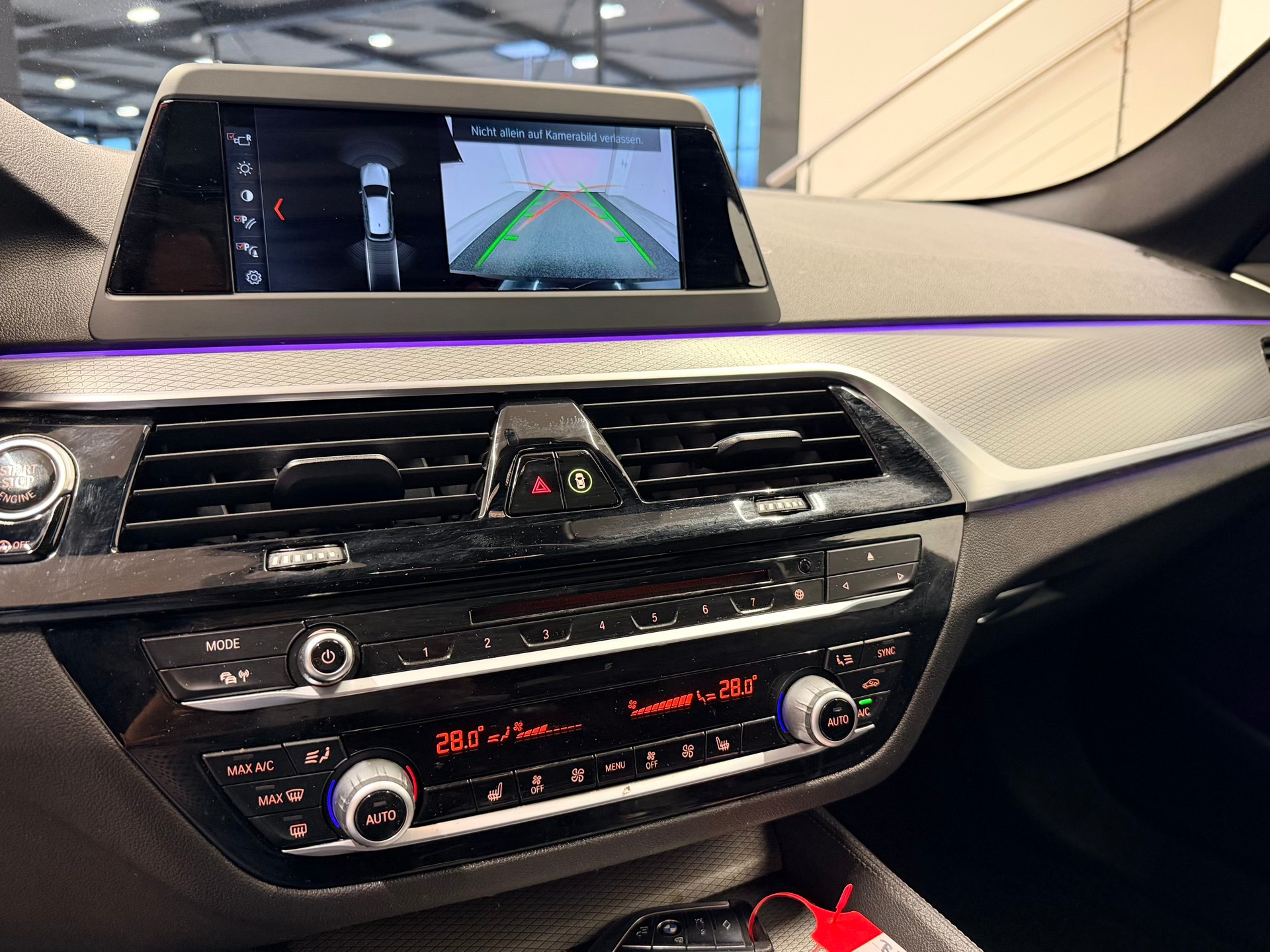 BMW 520i Touring M Sport Steptronic-image-23