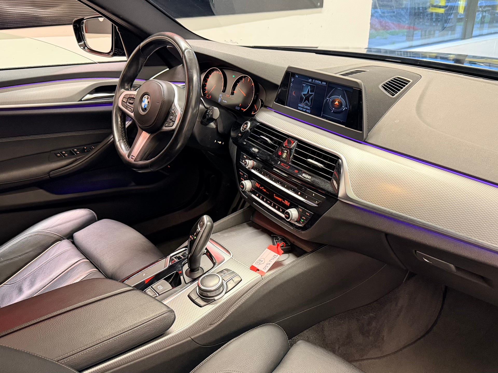 BMW 520i Touring M Sport Steptronic-image-19