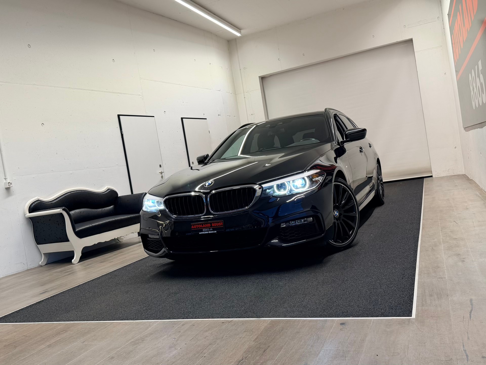BMW 520i Touring M Sport Steptronic-image-4