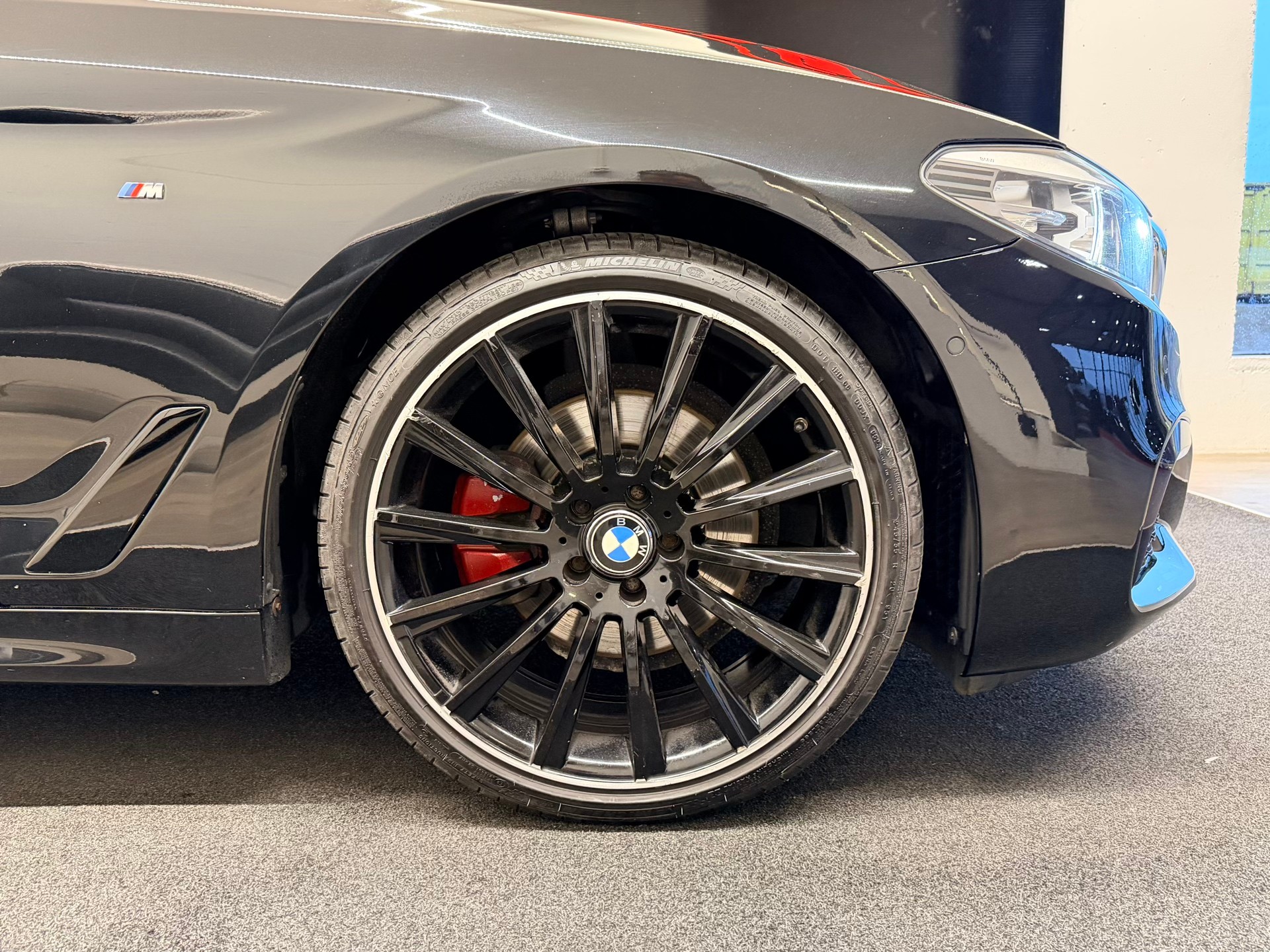 BMW 520i Touring M Sport Steptronic-image-6