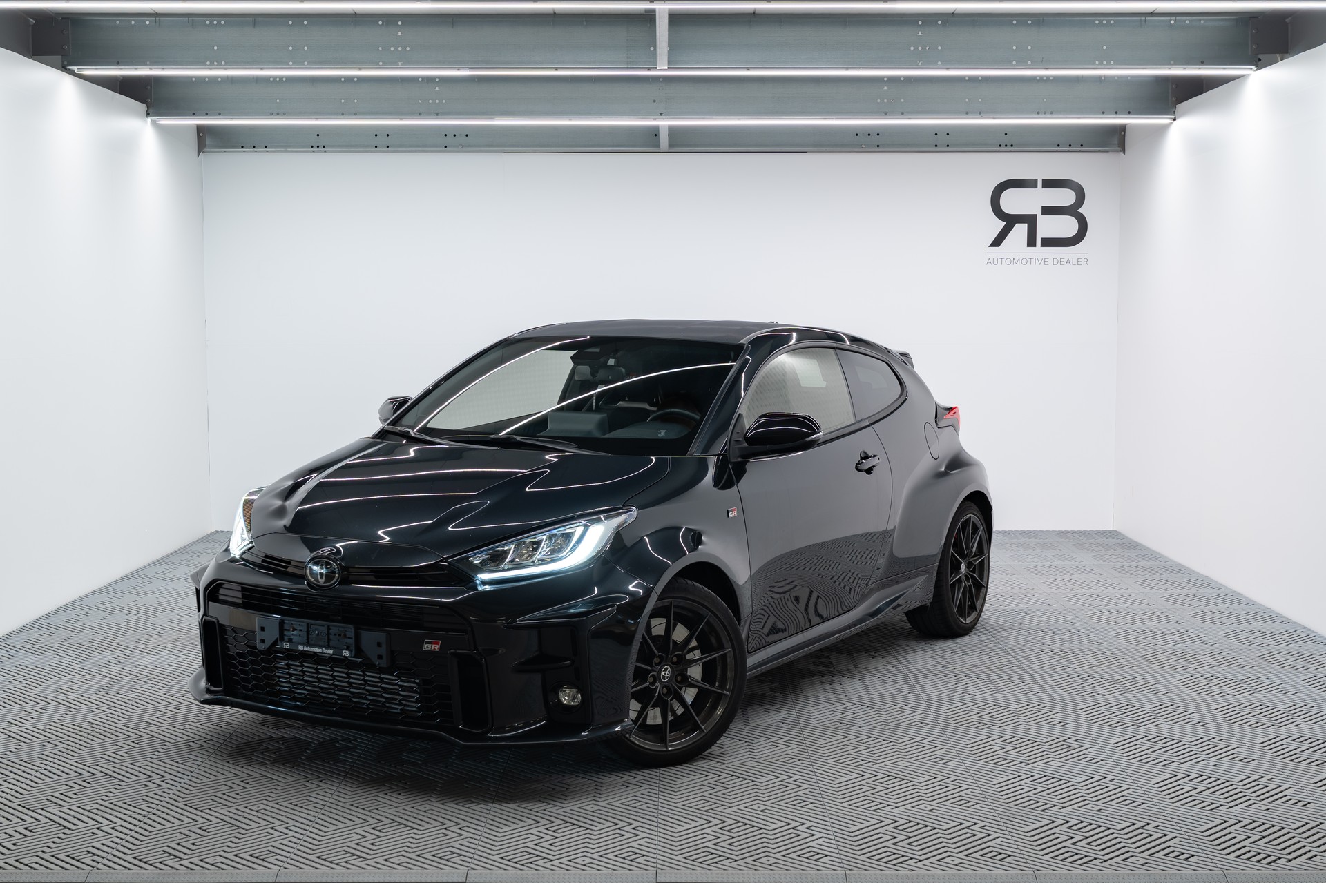 TOYOTA Yaris 1.6 GR Sport-image-0