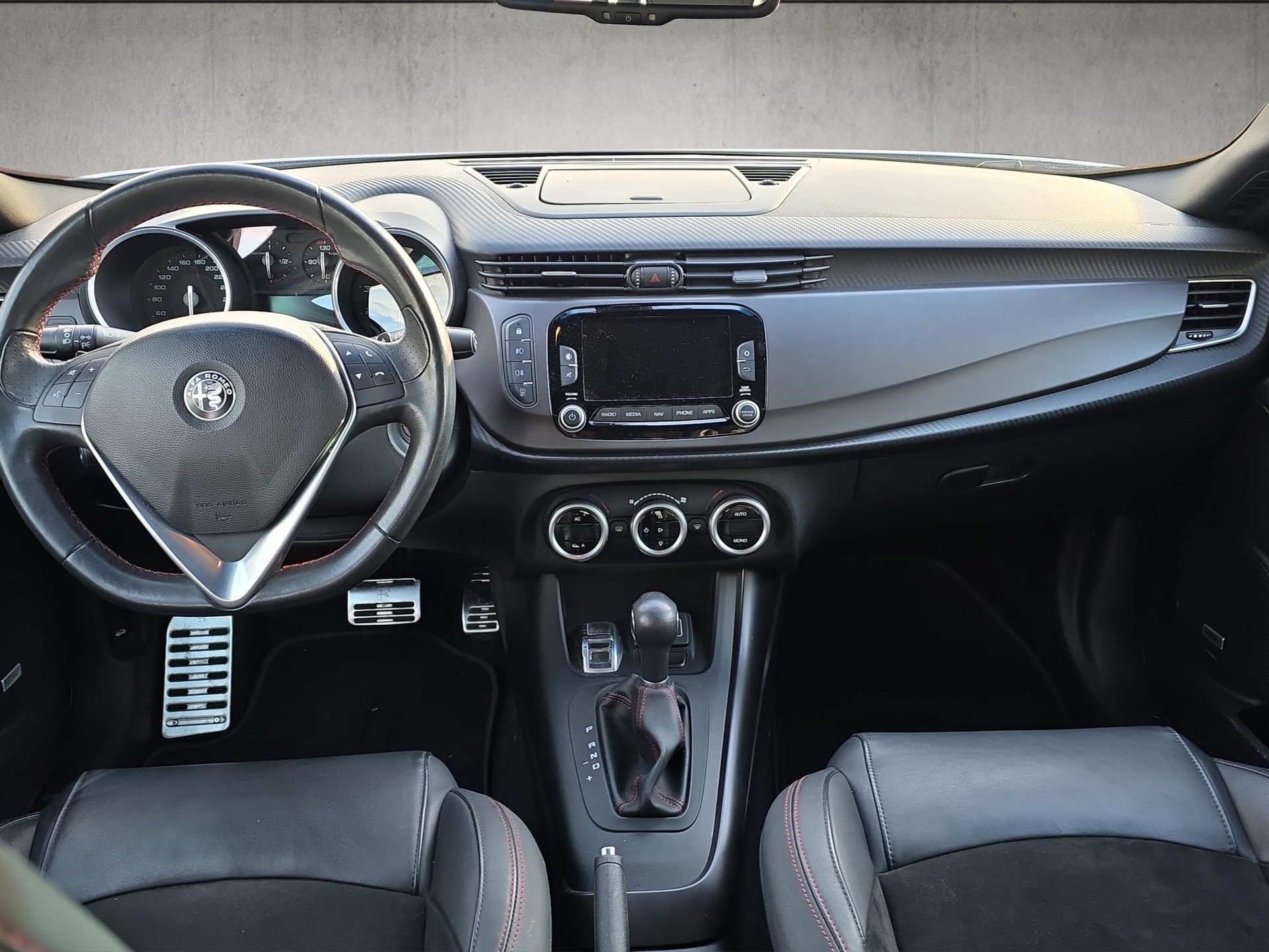 ALFA ROMEO Giulietta 1750 TBi Veloce TCT-image-10