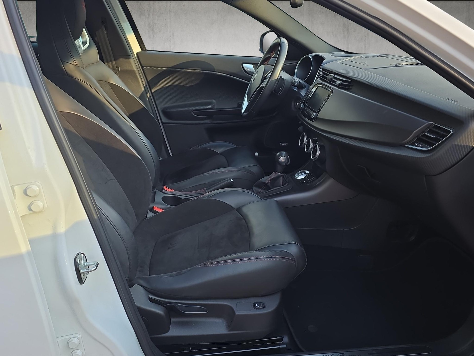 ALFA ROMEO Giulietta 1750 TBi Veloce TCT-image-13