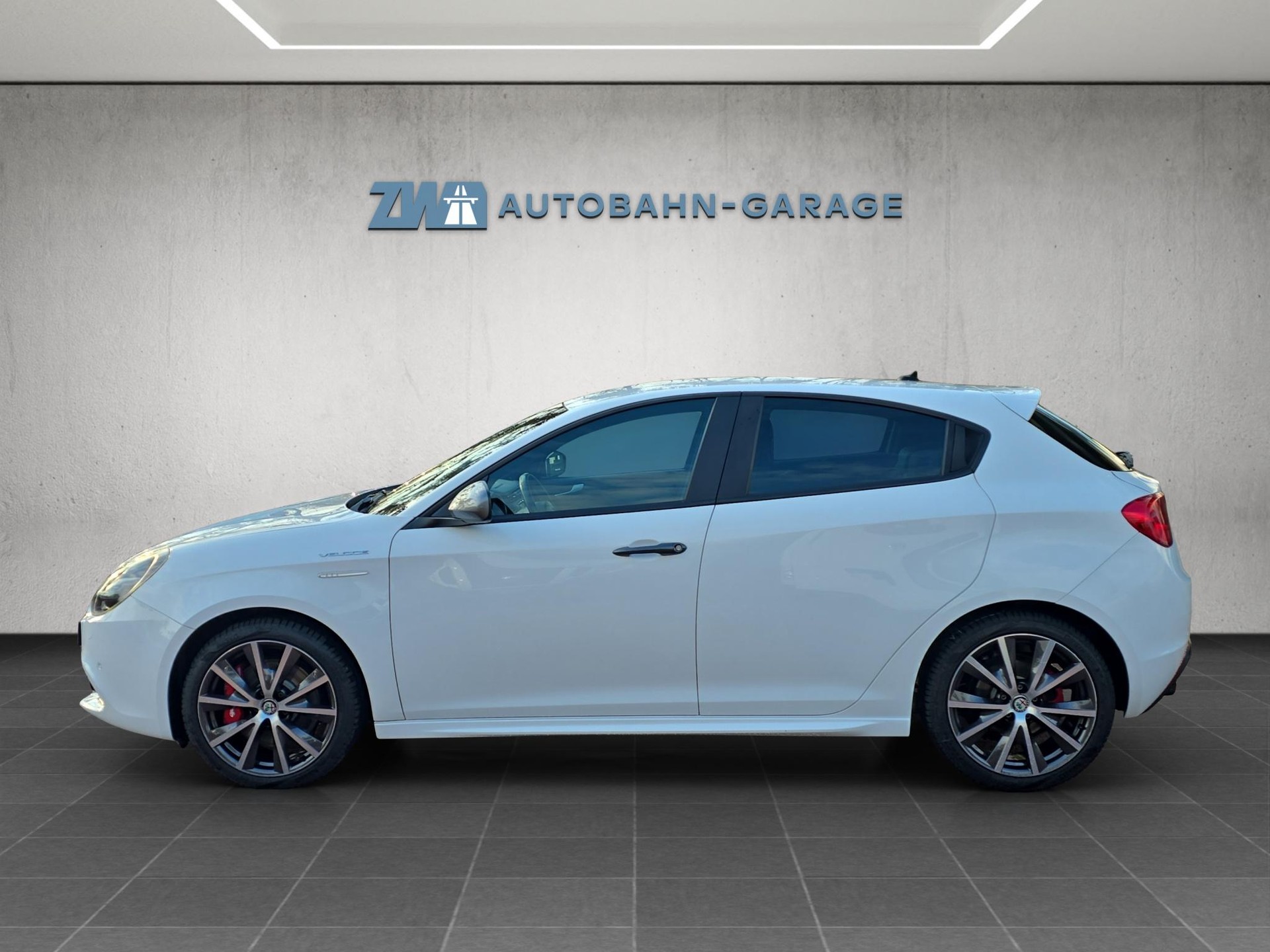 ALFA ROMEO Giulietta 1750 TBi Veloce TCT-image-1