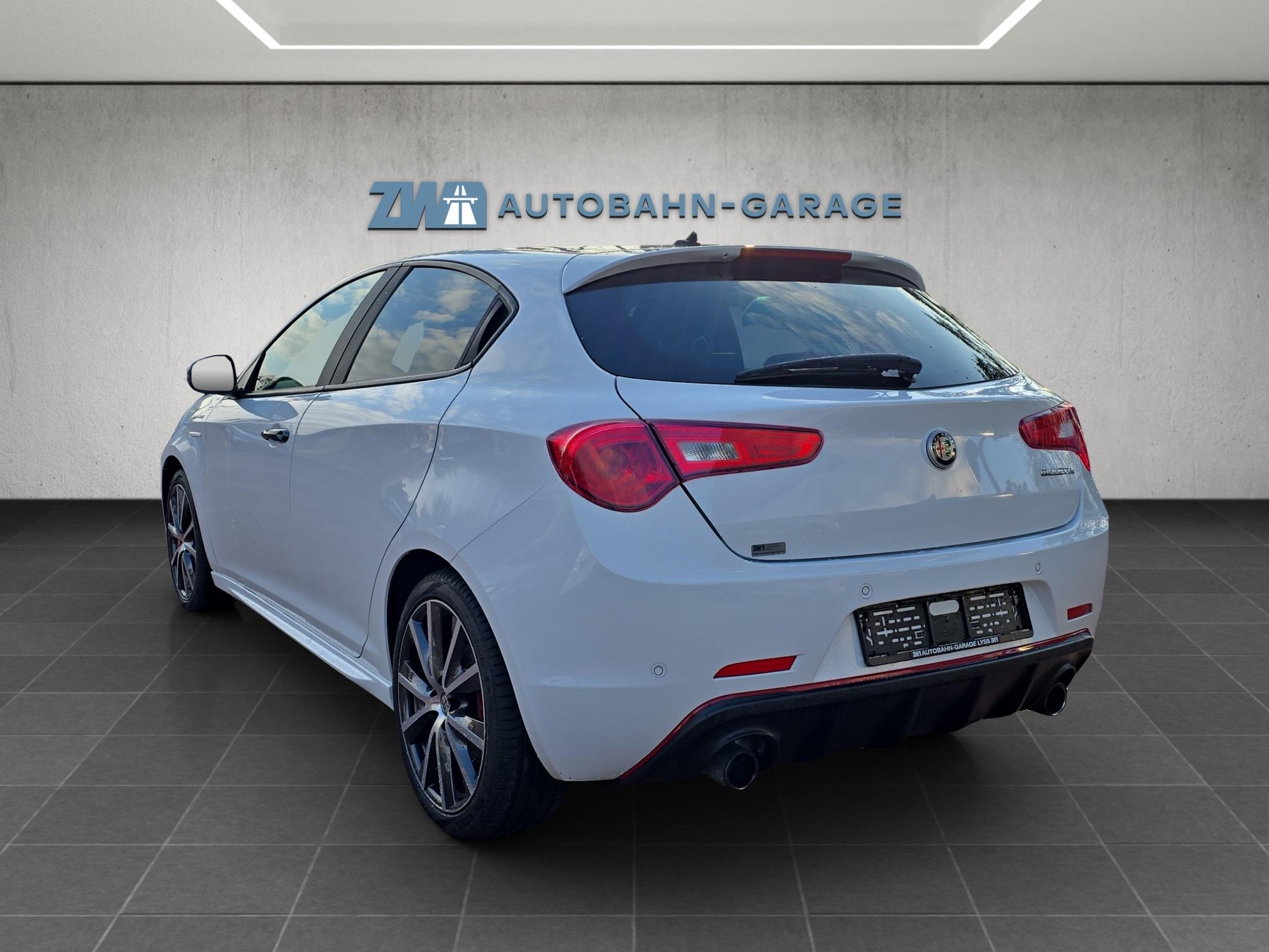 ALFA ROMEO Giulietta 1750 TBi Veloce TCT-image-2