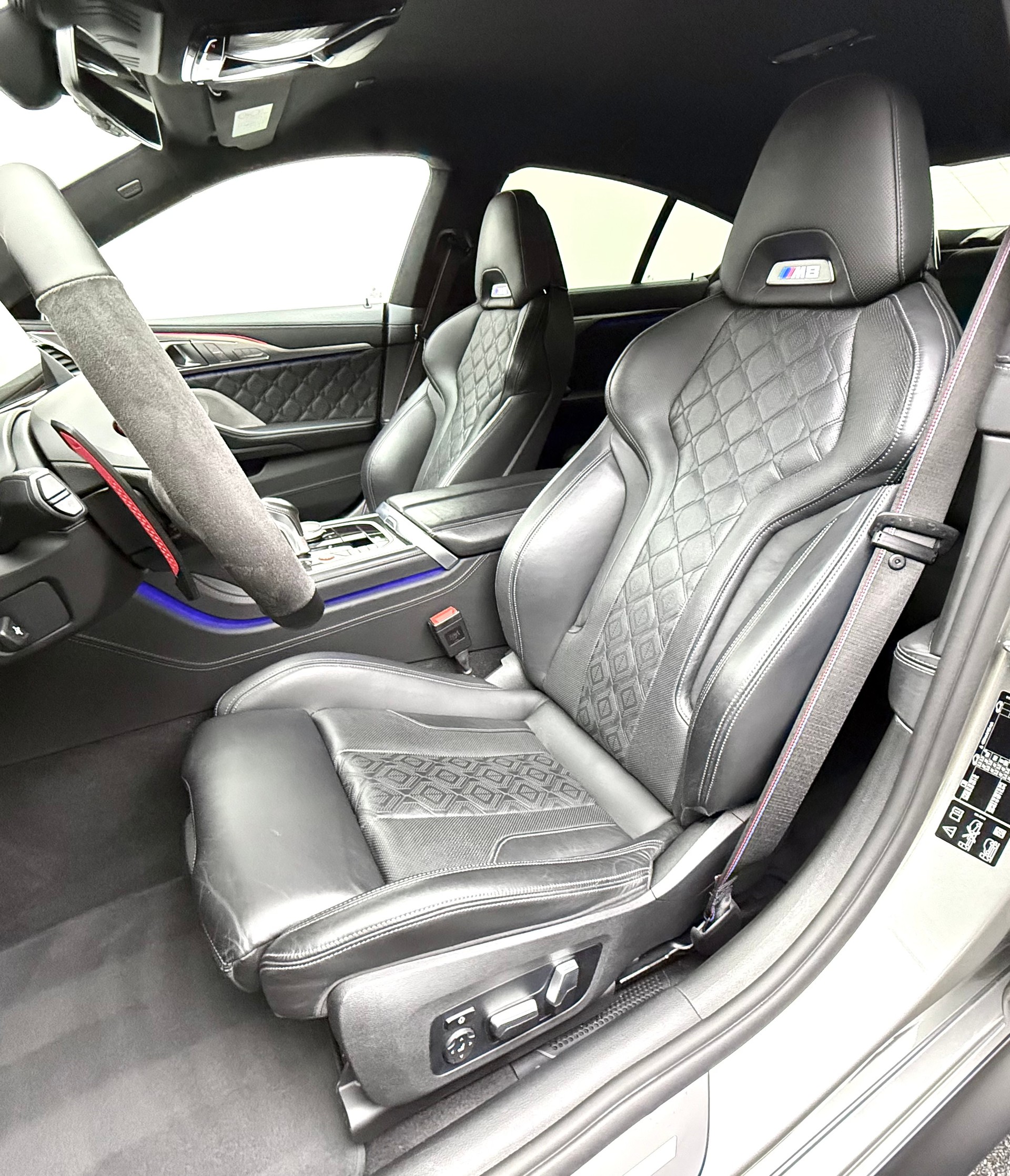BMW M8 xDrive M Competition Steptronic-image-17
