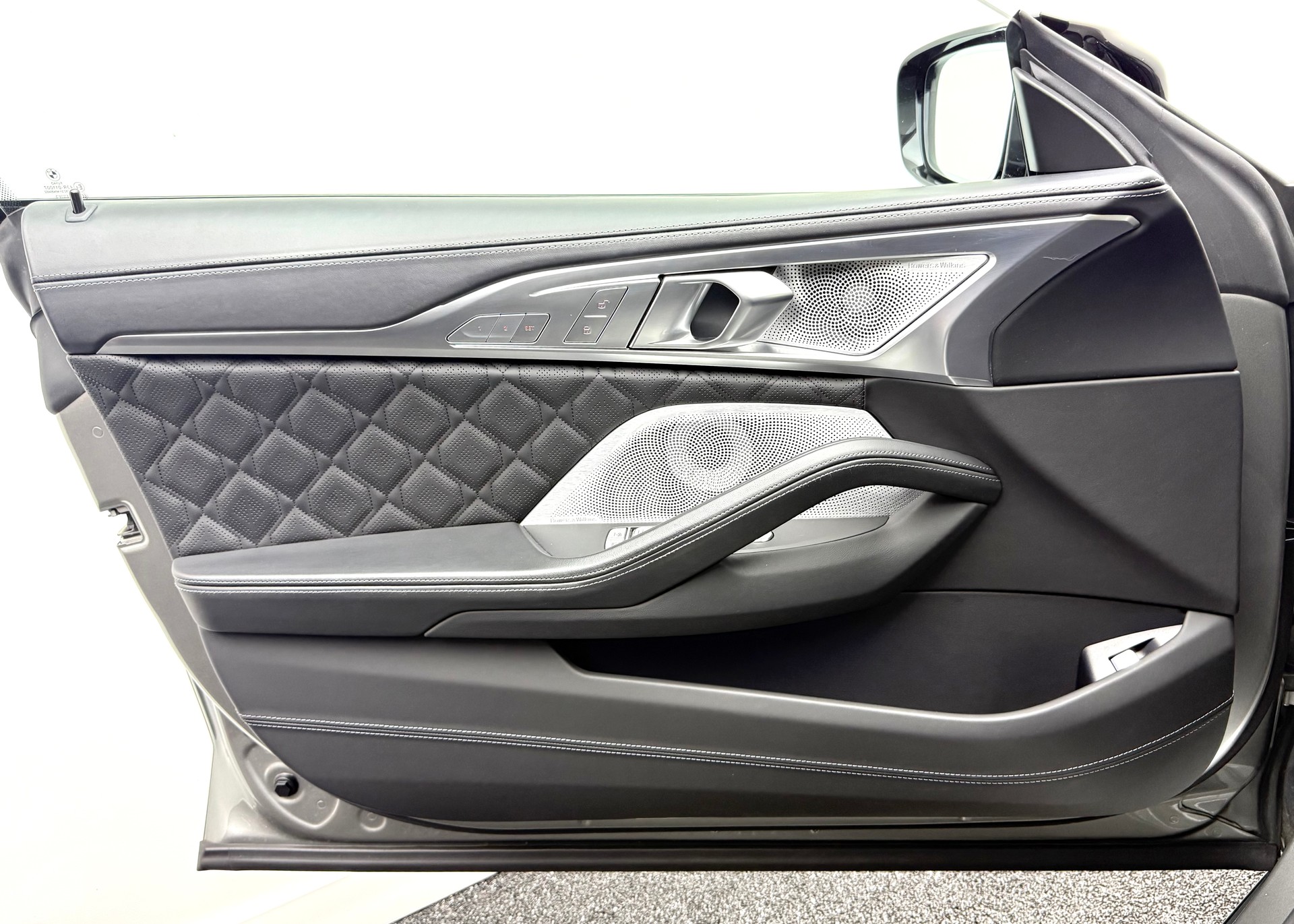 BMW M8 xDrive M Competition Steptronic-image-15
