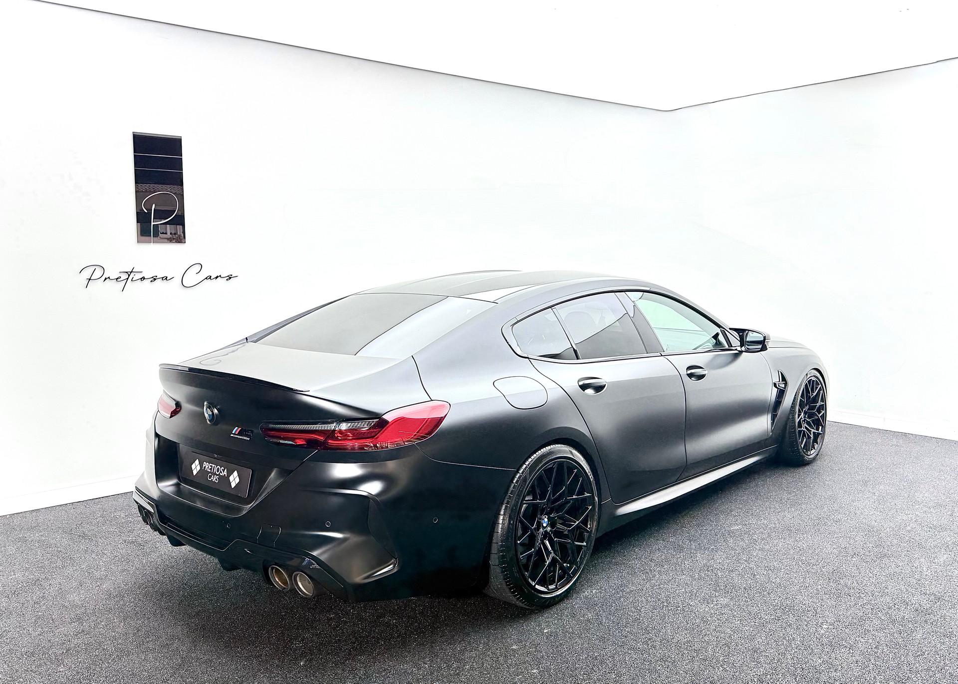 BMW M8 xDrive M Competition Steptronic-image-4