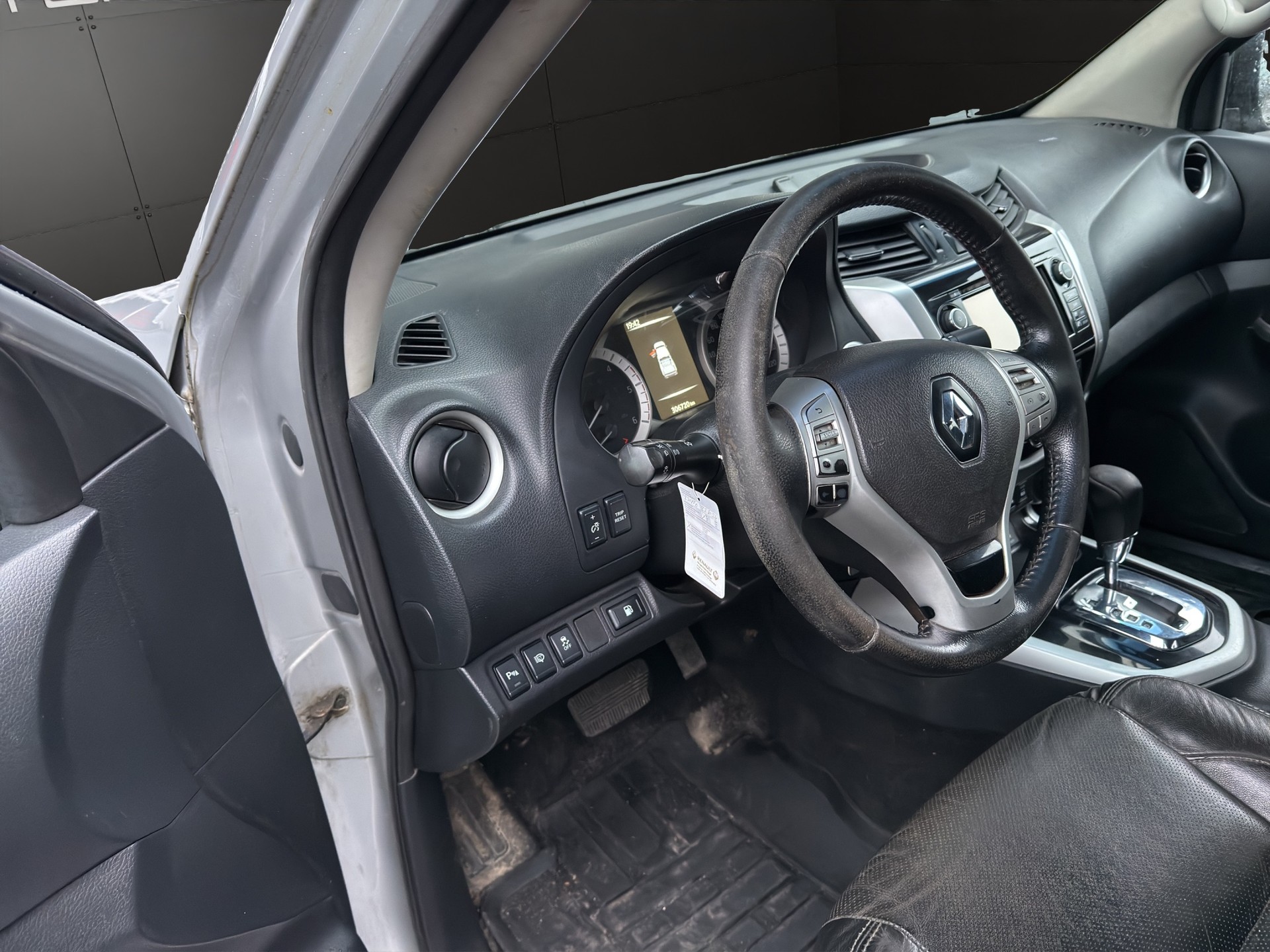 RENAULT Alaskan Doppel Cabin TwinTurbo dCi190 4WD Intens A-image-5