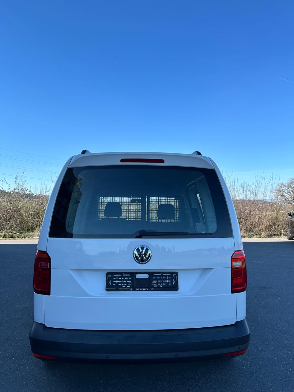 VW Caddy 2.0TDI BlueMotion Technology-image-5