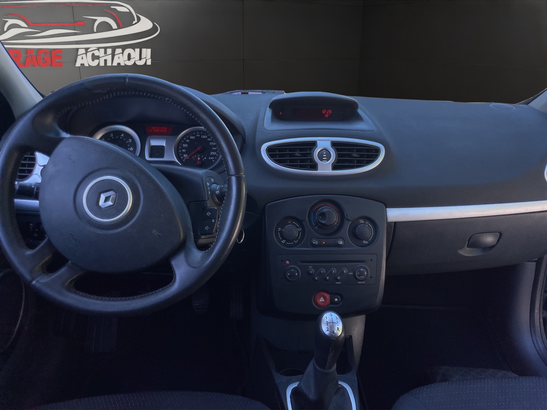 RENAULT Clio Grandtour 1.2 16V Turbo Dynamique-image-12