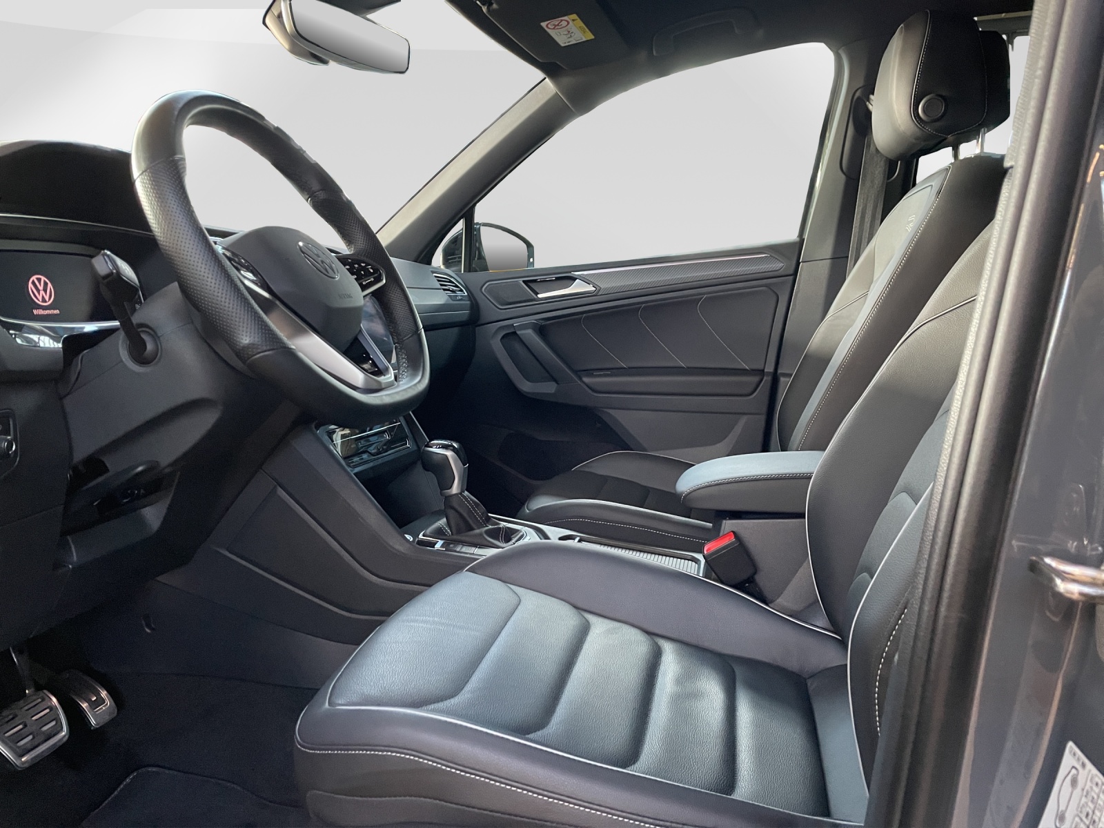VW Tiguan 2.0 TDI SCR R-Line DSG-image-6