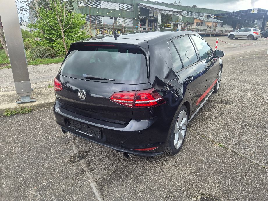 VW Golf 2.0 TSI GTI-image-3