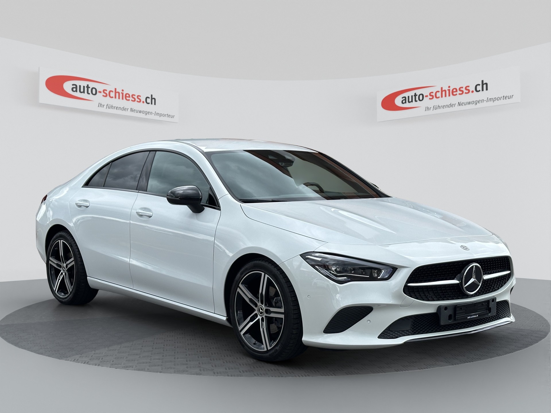 MERCEDES-BENZ CLA 180 Progressive Night 7G-DCT-image-0